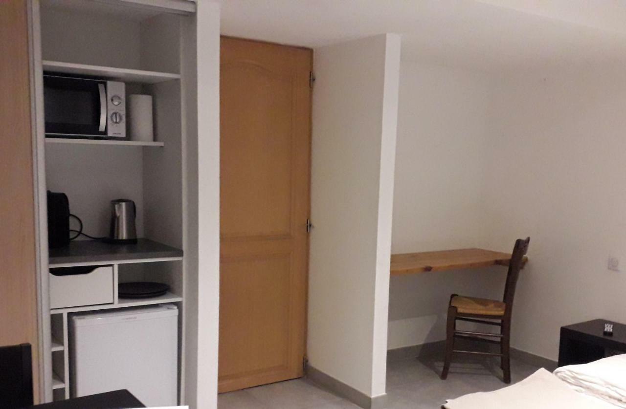 Lédenon Studio Independant Avec Parking Ferme Et Securise מראה חיצוני תמונה